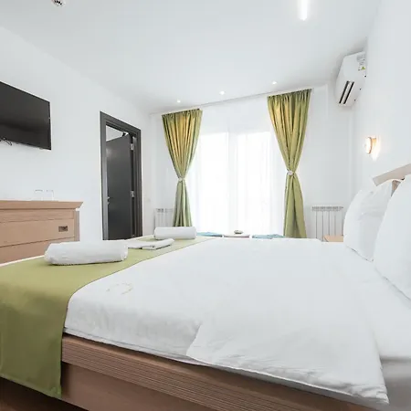 Hotel Escape 3*