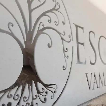 Escape فندق فاما فيكي