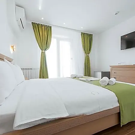 Hotel Escape 3*